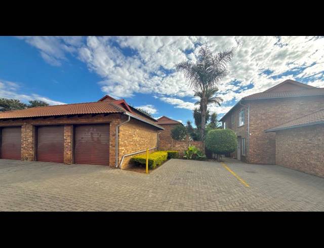 2 BEDROOM DUPLEX FOR SALE IN MONTANA TUINE